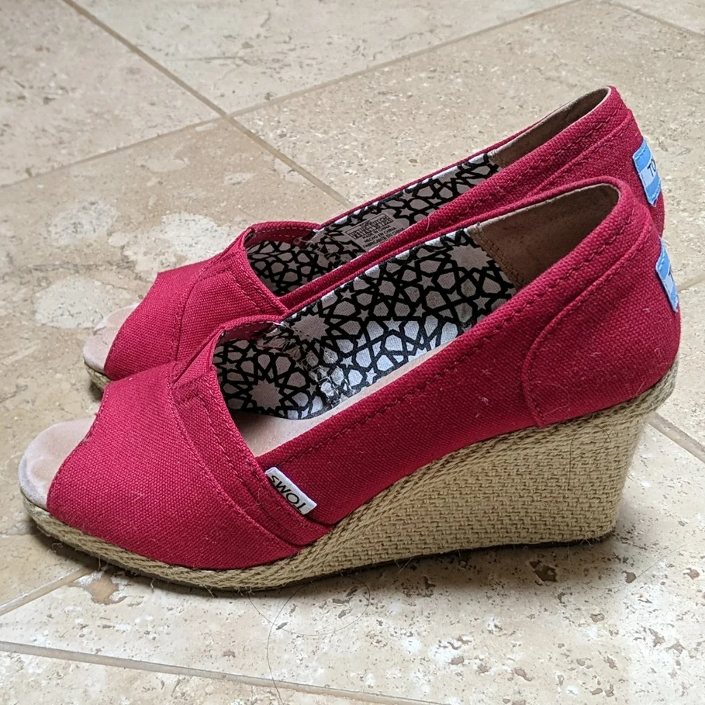 Tom's Red Canvas Wedge